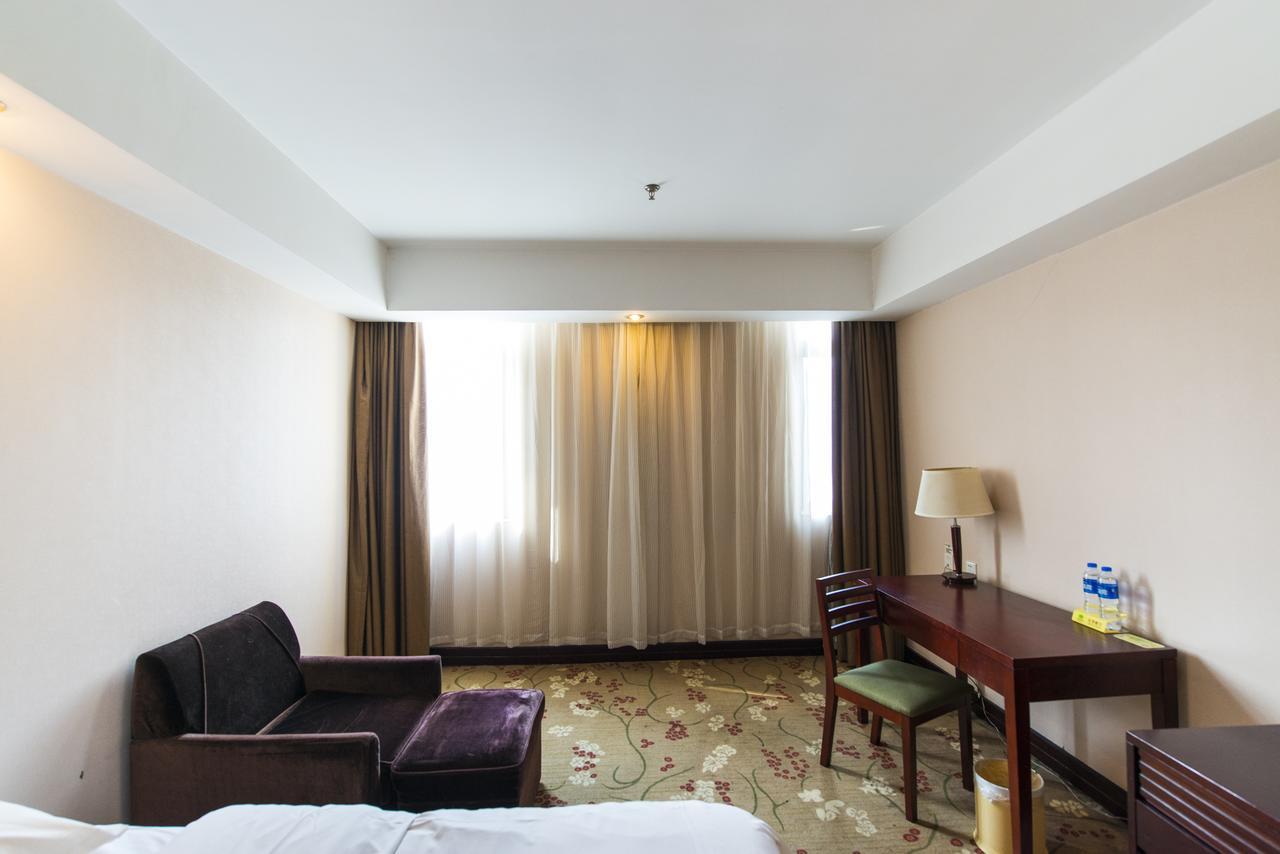 Vienna 3 Best Hotel Shanghai Expo Sanlin Экстерьер фото