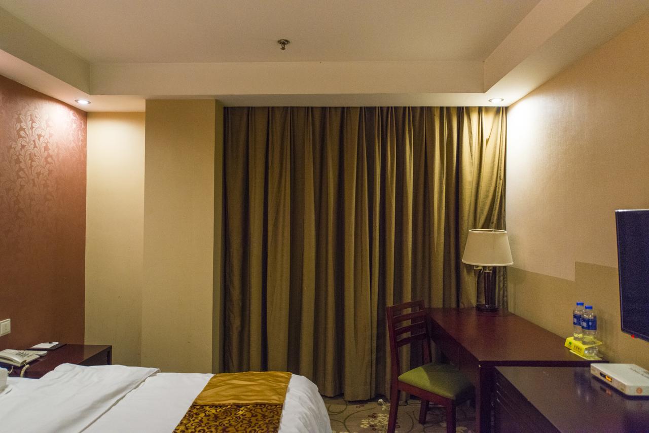 Vienna 3 Best Hotel Shanghai Expo Sanlin Экстерьер фото