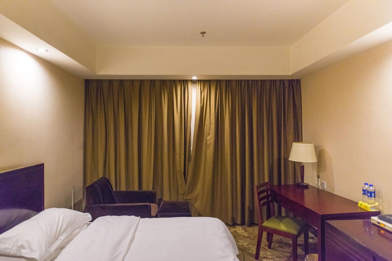 Vienna 3 Best Hotel Shanghai Expo Sanlin Экстерьер фото