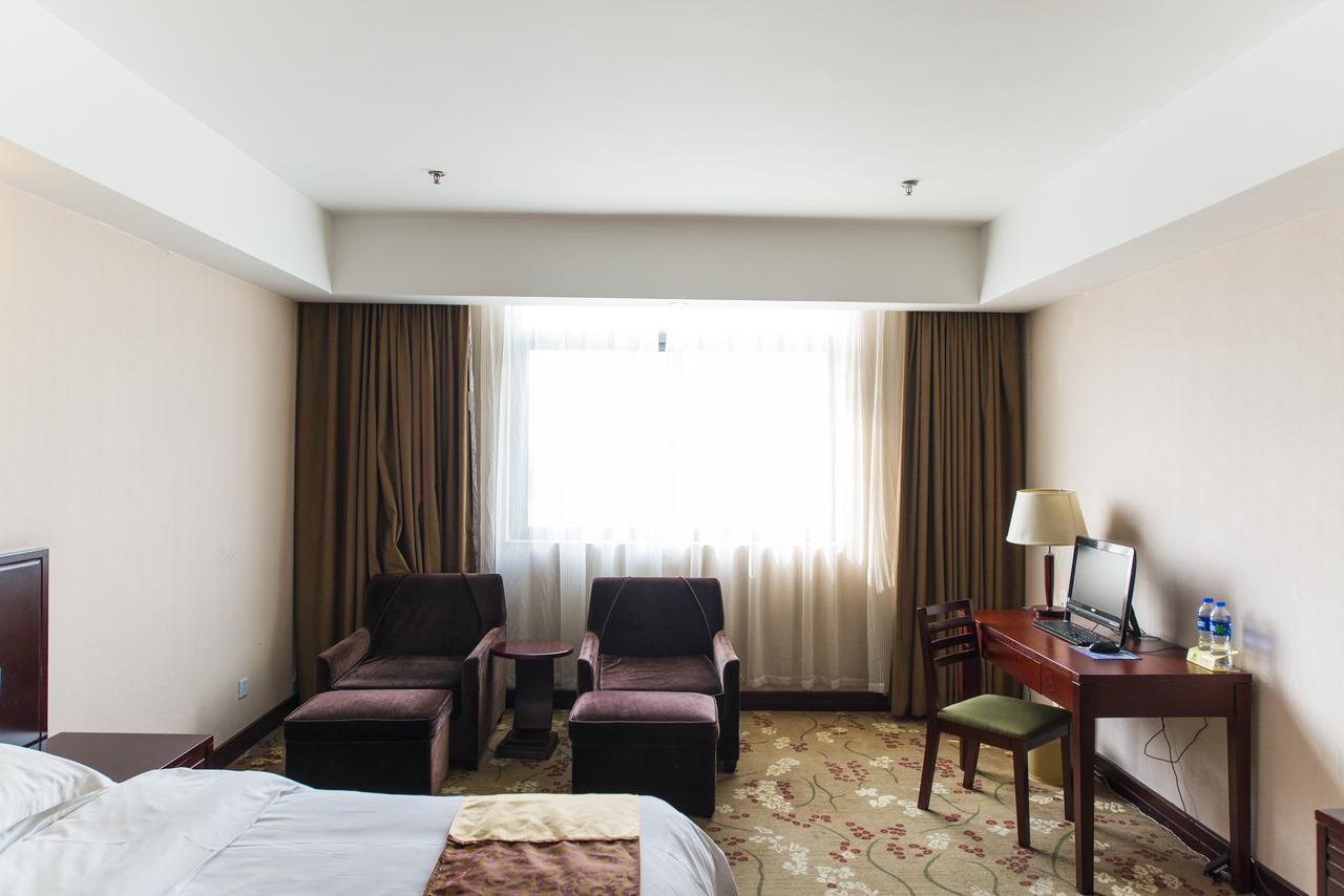 Vienna 3 Best Hotel Shanghai Expo Sanlin Экстерьер фото
